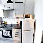 Spacious Flat With 2 To 3 Bedrooms In Central London