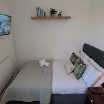 Single Room Close To Battersea