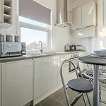Exquisite Studio, 3Mins To Elephant & Castle Tube!