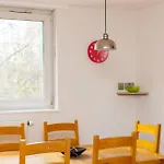 Spacious Central 3 Bedroom Apartment In Old Street