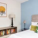 Spacious Central 3 Bedroom Apartment In Old Street