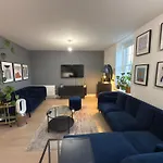 West London Luxury Oasis, Ealing Broadway - Best Location!!!