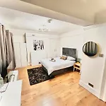 The Prestige Suite - London