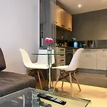 Pass The Keys - King\'S Cross Modern Flat With Sunny Garden