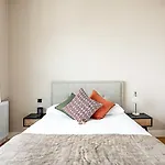Well-Decorated Notting Hill Flat