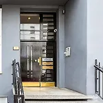Well-Decorated Notting Hill Flat