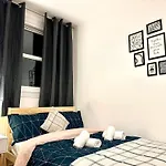 Bright Studio Flat In City Centre