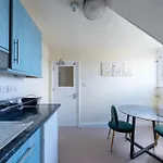 Cozy Twin Room In Camden Town