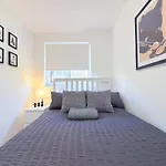 Bright Stockwell Rooms