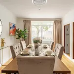 Extra Large Luxury Hyde Park Villa By Mayfair