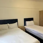F54 Modern 3-Bed Flat Near Paddington Station