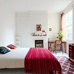 Unique & Charming 2 Bedroom Flat
