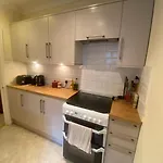 Dancer Road - Welcoming Flat With Outdoor Space