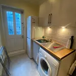 Dancer Road - Welcoming Flat With Outdoor Space