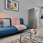 Garden 1-Bed Flat 30Min To Downtown & Free Parking