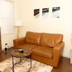 Cosy Turkey Oak Flat In Hackney