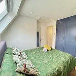 Central, Modern, Westfield, Close To Tube Station