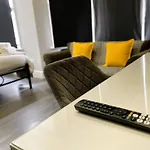 Luxury Guest House In Vibrant London Area