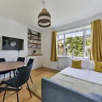 Stylish Modern 2 Bed In Central