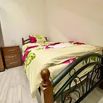 Lovely One Bedroom Flat In London With Car Park