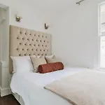 Specious Bright Flat With Garden In Central London