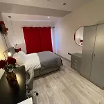 Letzi Private En-Suite Near Wembley