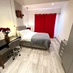 Letzi Premium Cozy Retreat Private En-Suite Rooms, Wembley