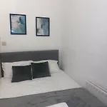 Cosy Spacious Studio Flat,N18