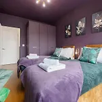 Dapper Suite In Bustling Holloway, Islington By Gold Stays