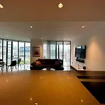 Iconic Luxury Apartment 2 Bed 2 Bath