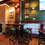 The Crown Pub & Guesthouse