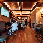 The Crown Pub & Guesthouse