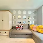 Edgware Rooms