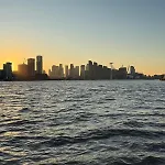 Luxury 1 Bed Riverside Apartment With Sky Lounge