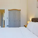 1 Bed Kensington Cromwell Flat With Balcony Number 4