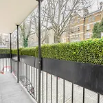 Modern 3 Bedroom Luxury House With Garage In Central London