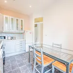 Charming Homely 3 Bedroom Flat In London