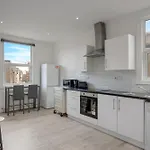 3 Bedroom Luxury London House With Parking