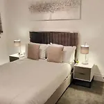 Spacious 2-Bedroom In Canary Wharf