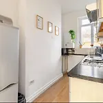 City Apartment - 10 Percent Reduced From Restaurant Bill