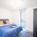 4 Guests - Close Airport - 25Min Central London