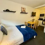 Euston Station Private Rooms 106 1