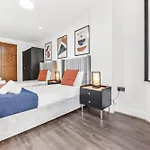 Stylish 2B 2B Apartment Heart Of Canary Wharf