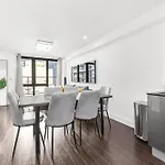 Stylish 2B 2B Apartment Heart Of Canary Wharf