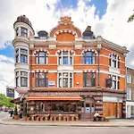 Designer Victorian Flat With Large Terrace
