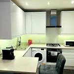 Prime Cozy Apartments By Kensington