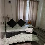 Studio Apartment In Bayswater