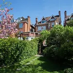 Hampstead Summer Time Garden Appartment
