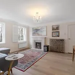 W2 Stylish And Central Apartment