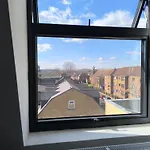 Tooting Broadway Family Suite